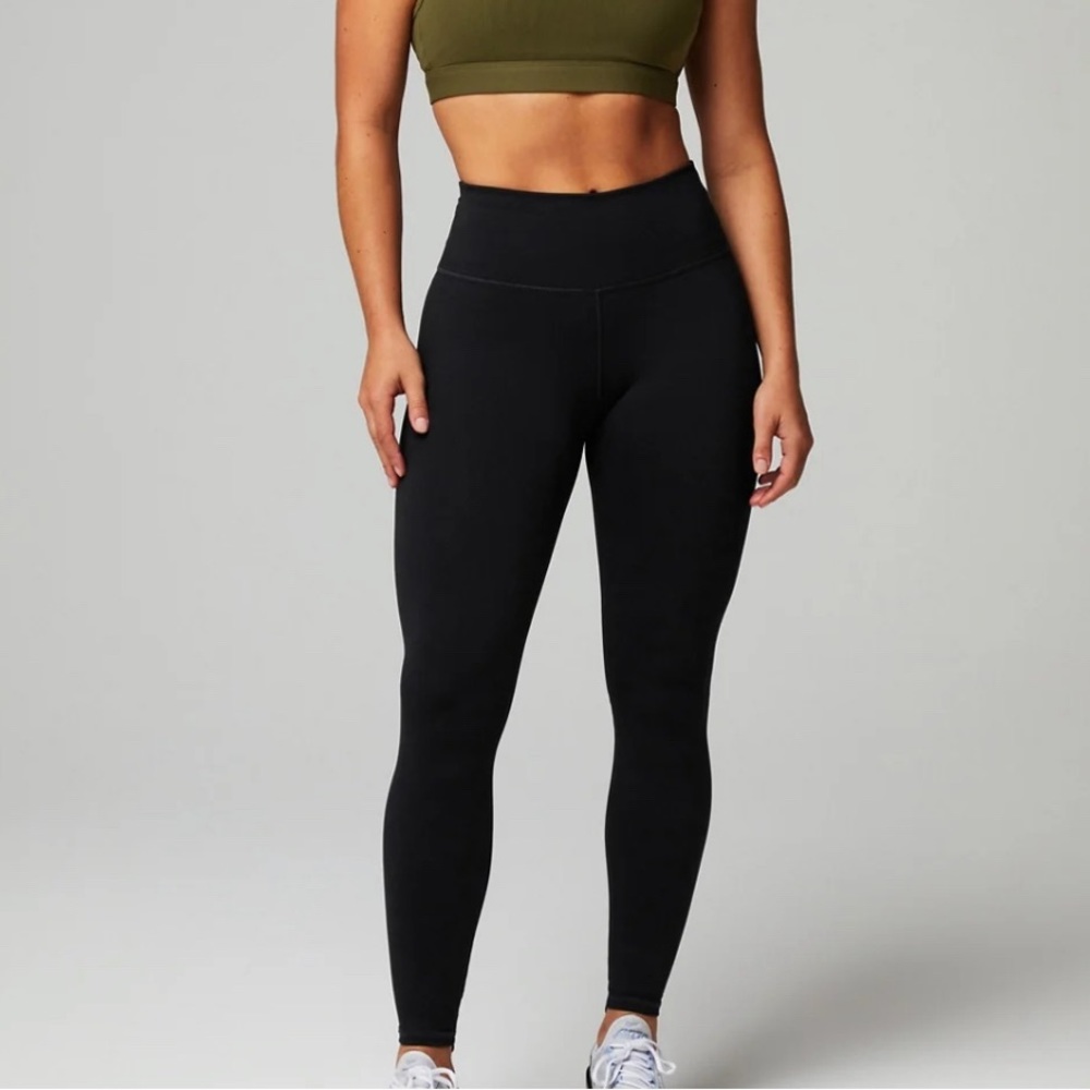 Define PowerHold High-Waisted Legging (XS) 
color: black